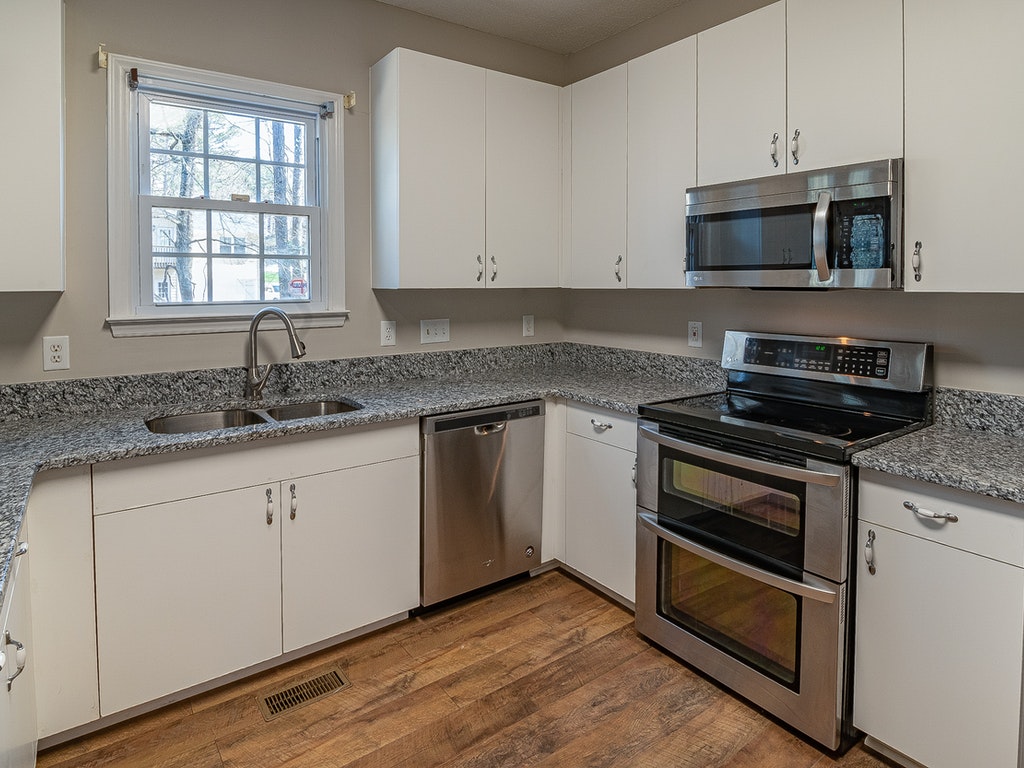 5 Ways to Give Your Old Kitchen Cabinets a Total Makeover