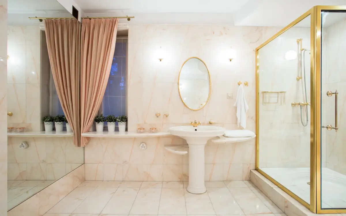 Grey bath designed by shower sizes