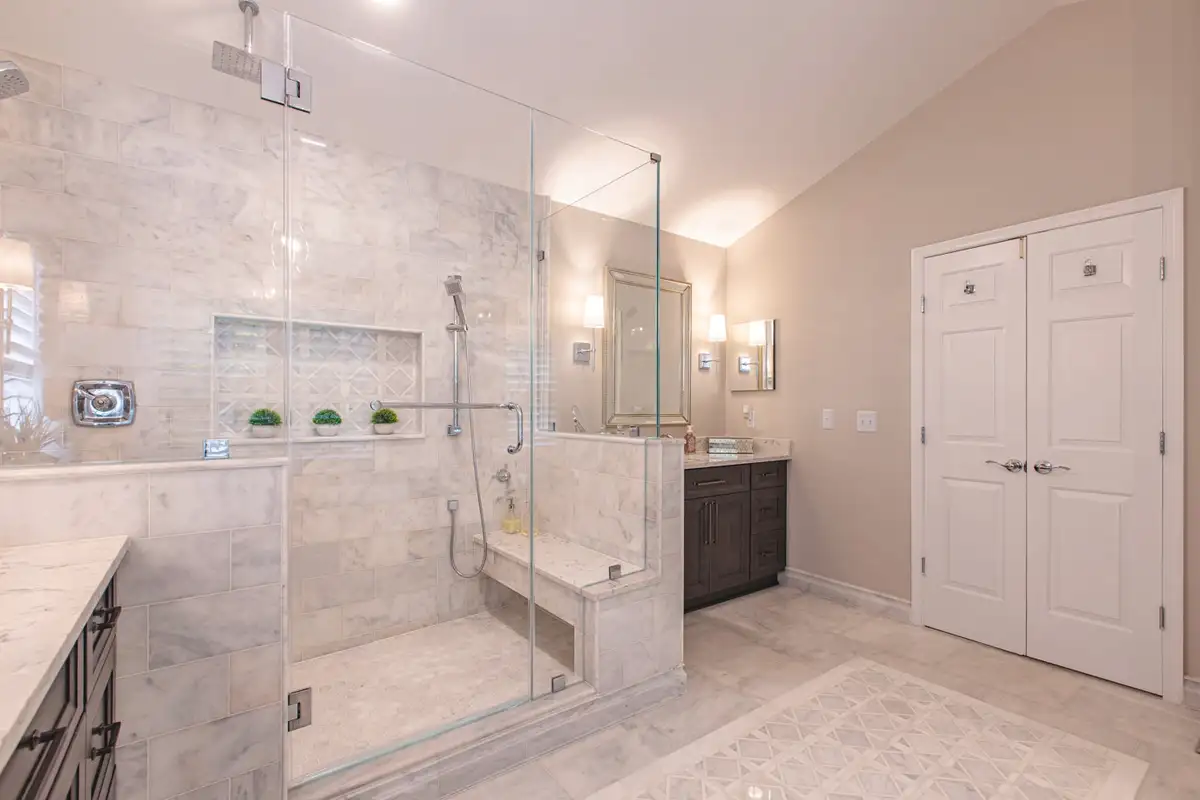 Grey Stylish Bathroom with standart sizes