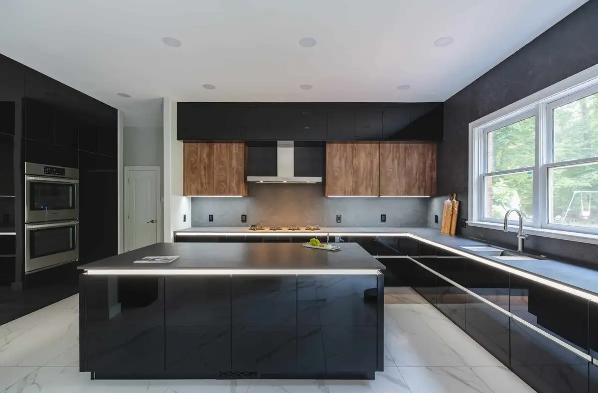 black industral kitchen style
