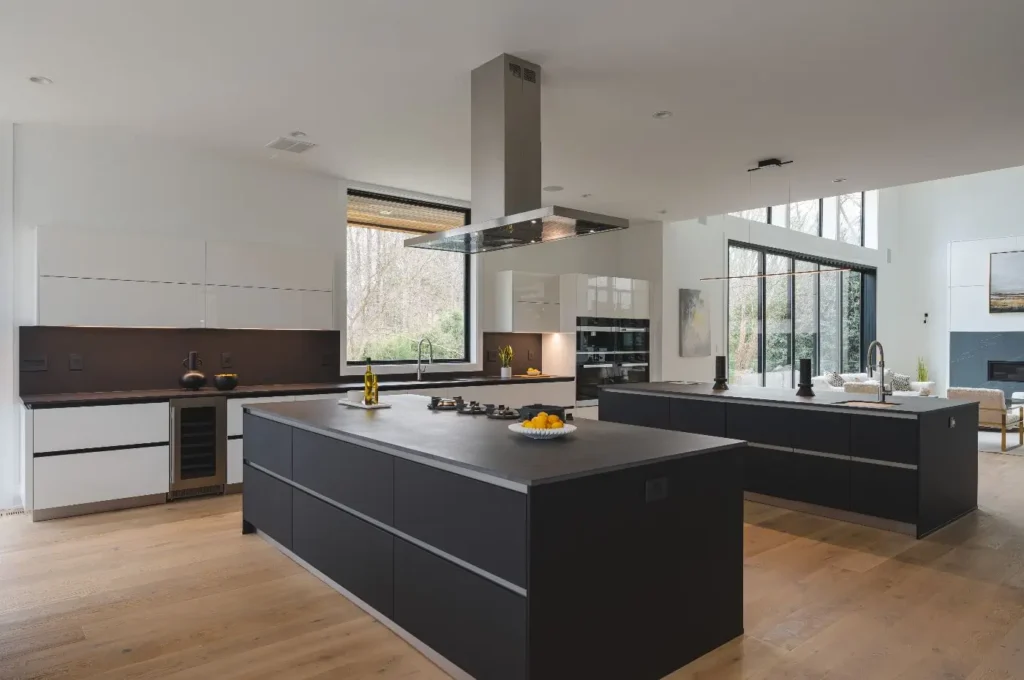 Sleek Sophistication: Black and White Modern Kitchen 3 Mclean black Bauformat by UCS David Photos 6 of 26 fotor 20250918194254