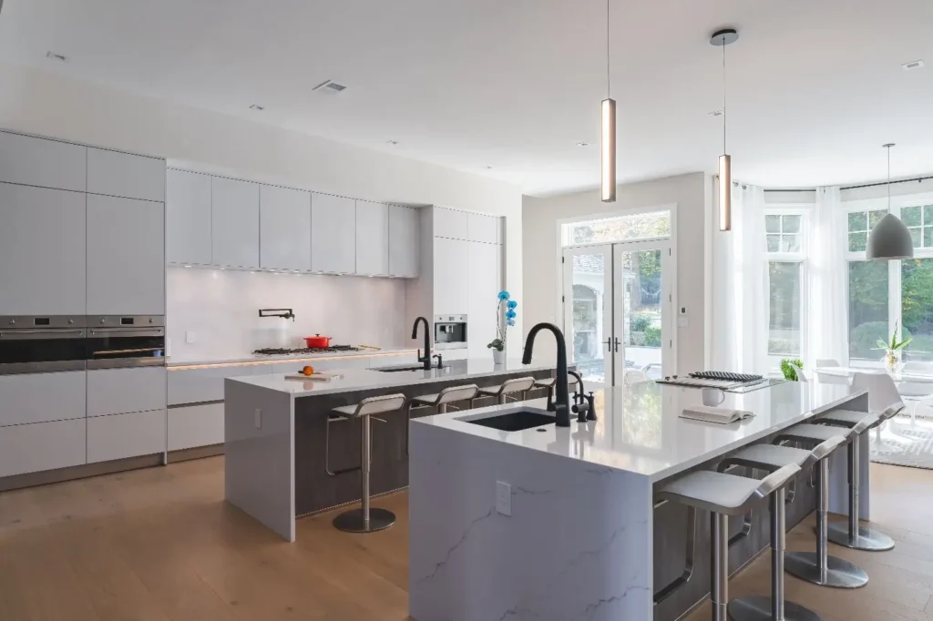 Bright Elegance: White and Stone-Inspired Kitchen Design 1 USA C Mclean Bauformat Photos (3 of 66) (1)-fotor-20250918195413